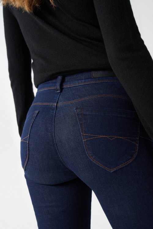 Secret push in slim jeans in denim