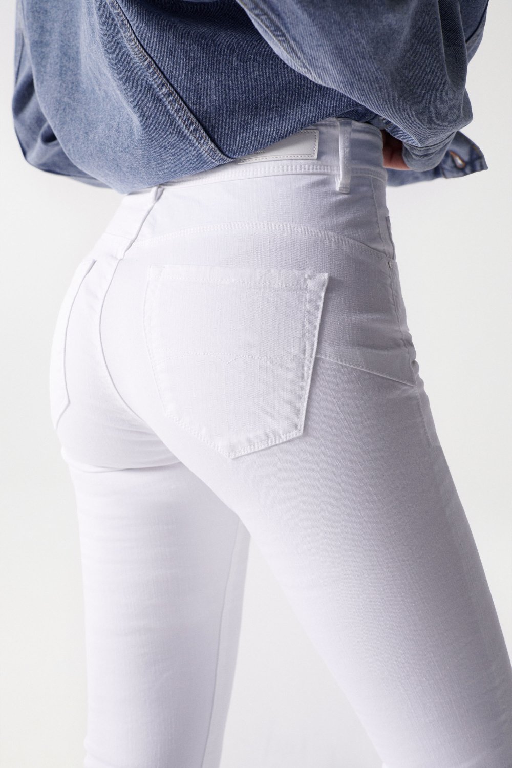 Secret glamour push in cropped jeans in coloured fabric - Salsa