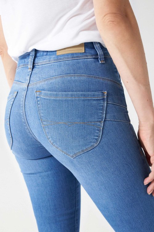 Jeans secret push in lavaggio chiaro