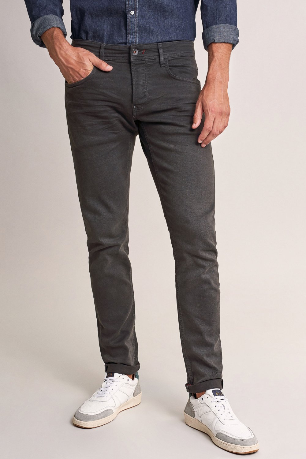 Clash slim carrot jeans with rips - Salsa