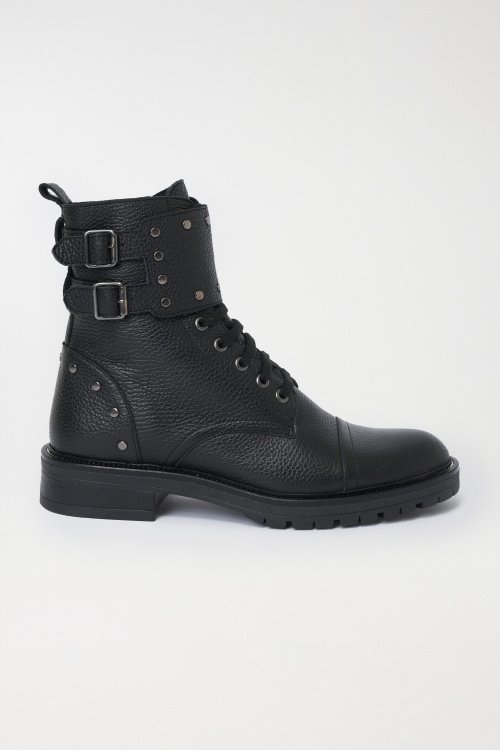 Leather biker boots with studs
