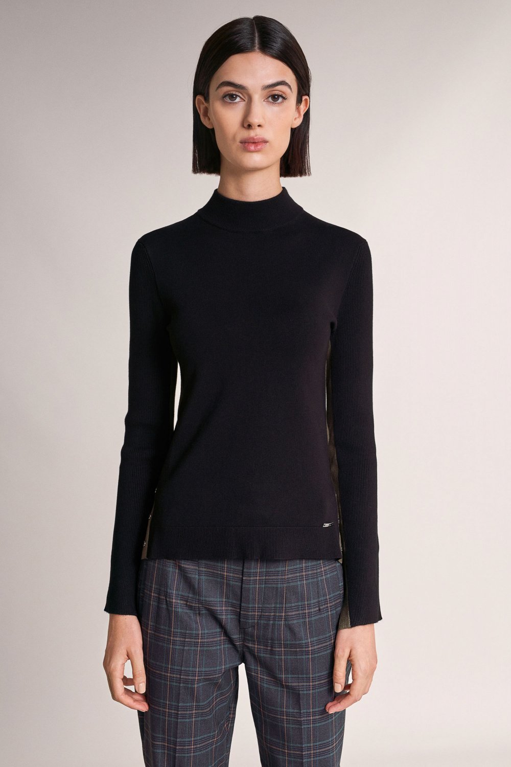 Polo neck sweater with contrast 