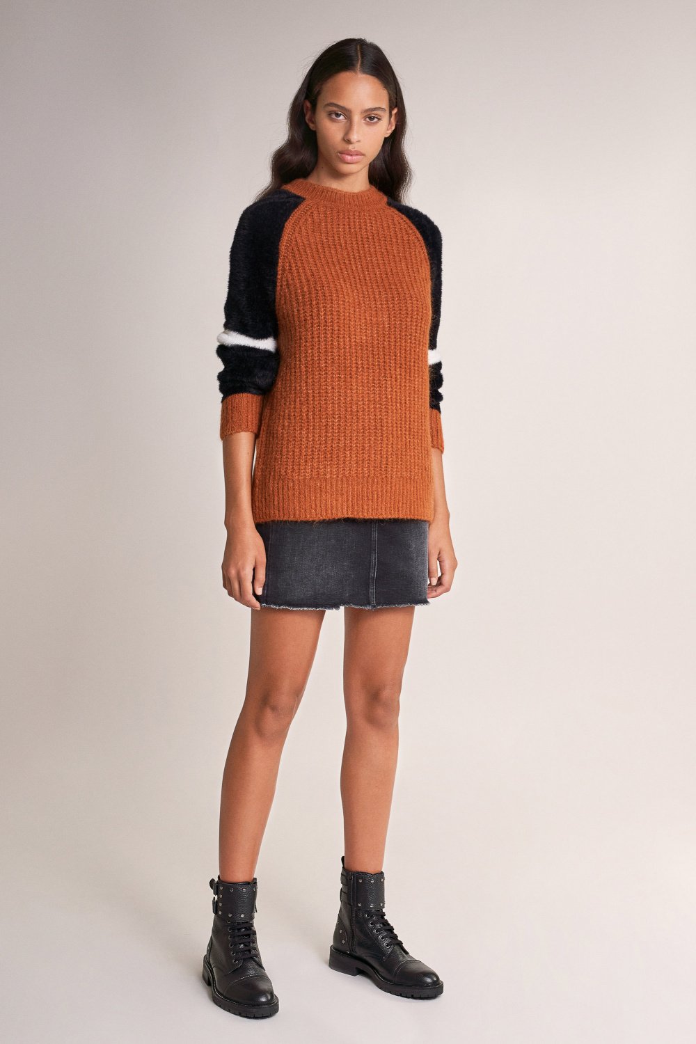 Knitted sweater with detail - Salsa