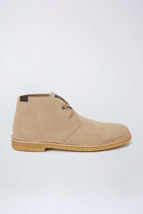 Flat boots with crepe sole