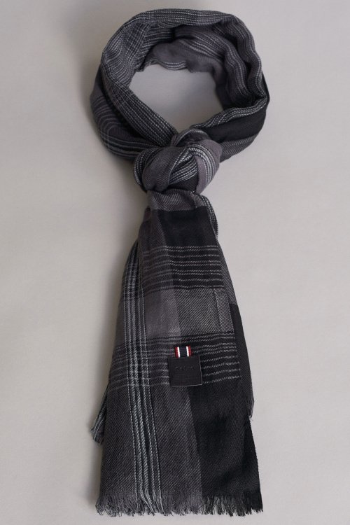 Soft fine-streaked stripe scarf