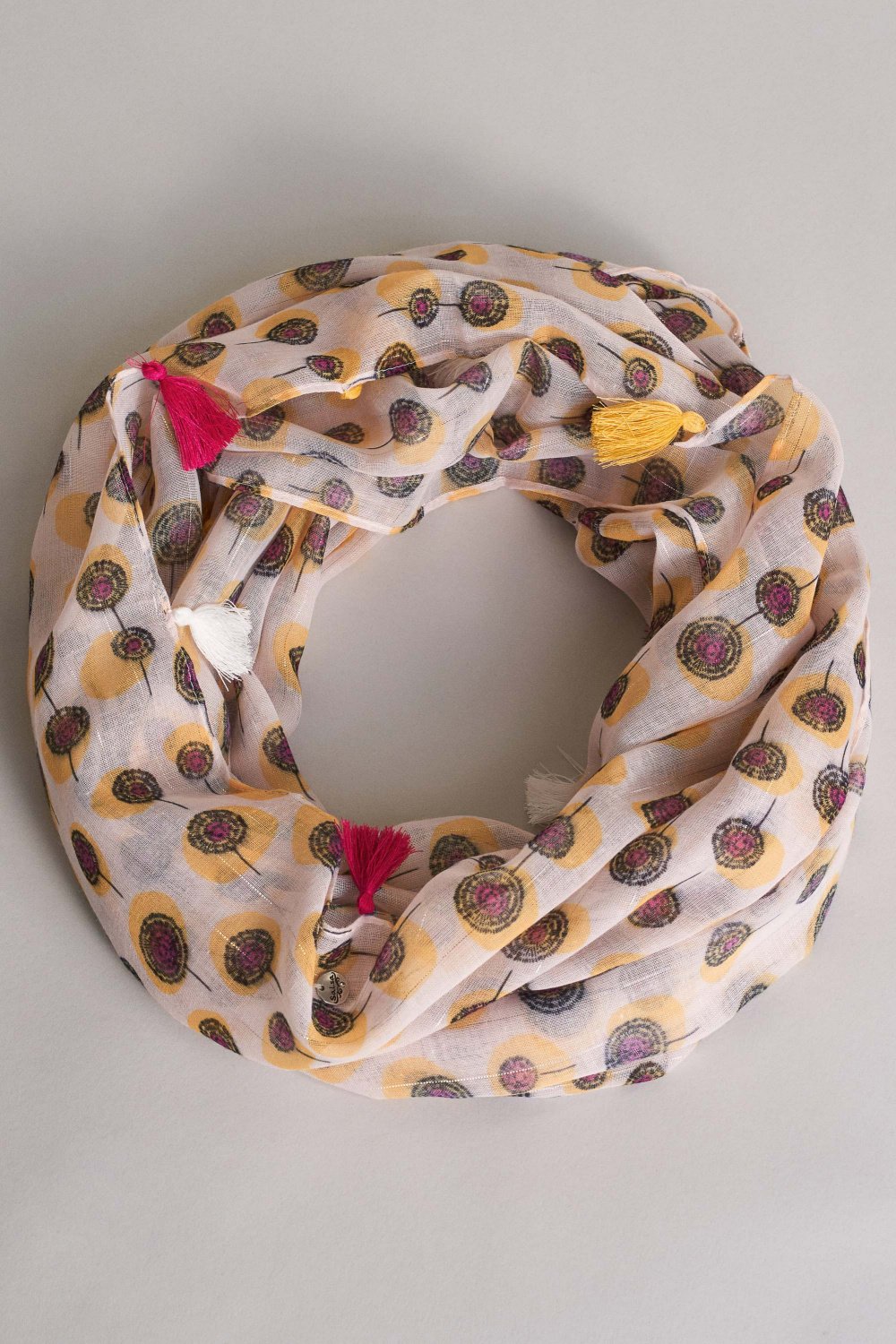 Circular scarf with pompoms - Salsa