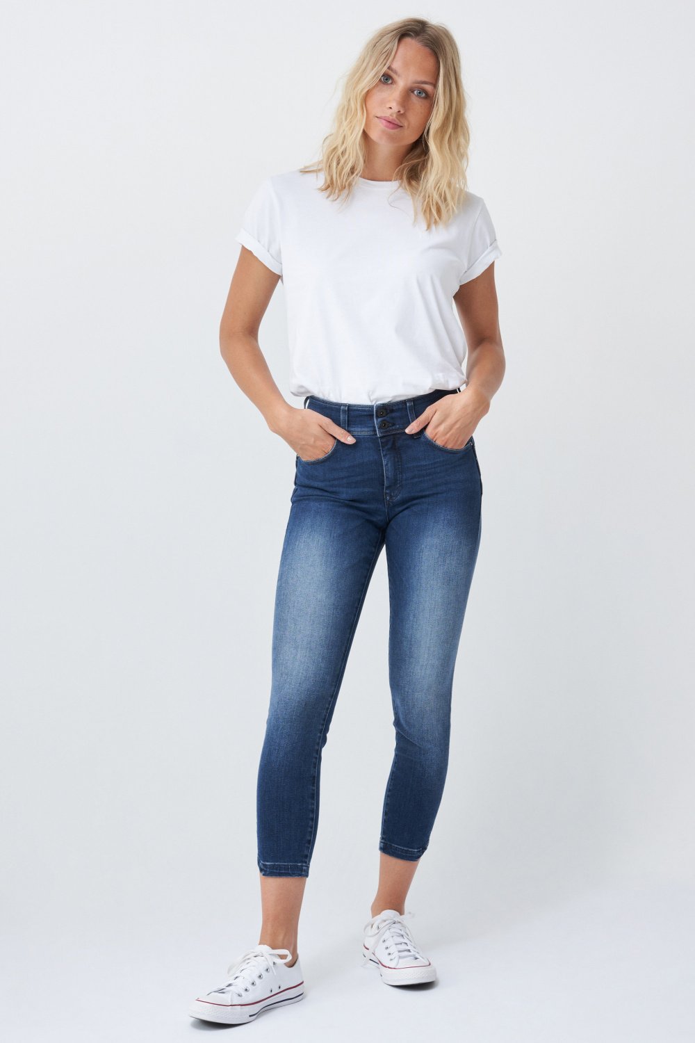 Push In Secret cropped jeans with embroidered details - Salsa