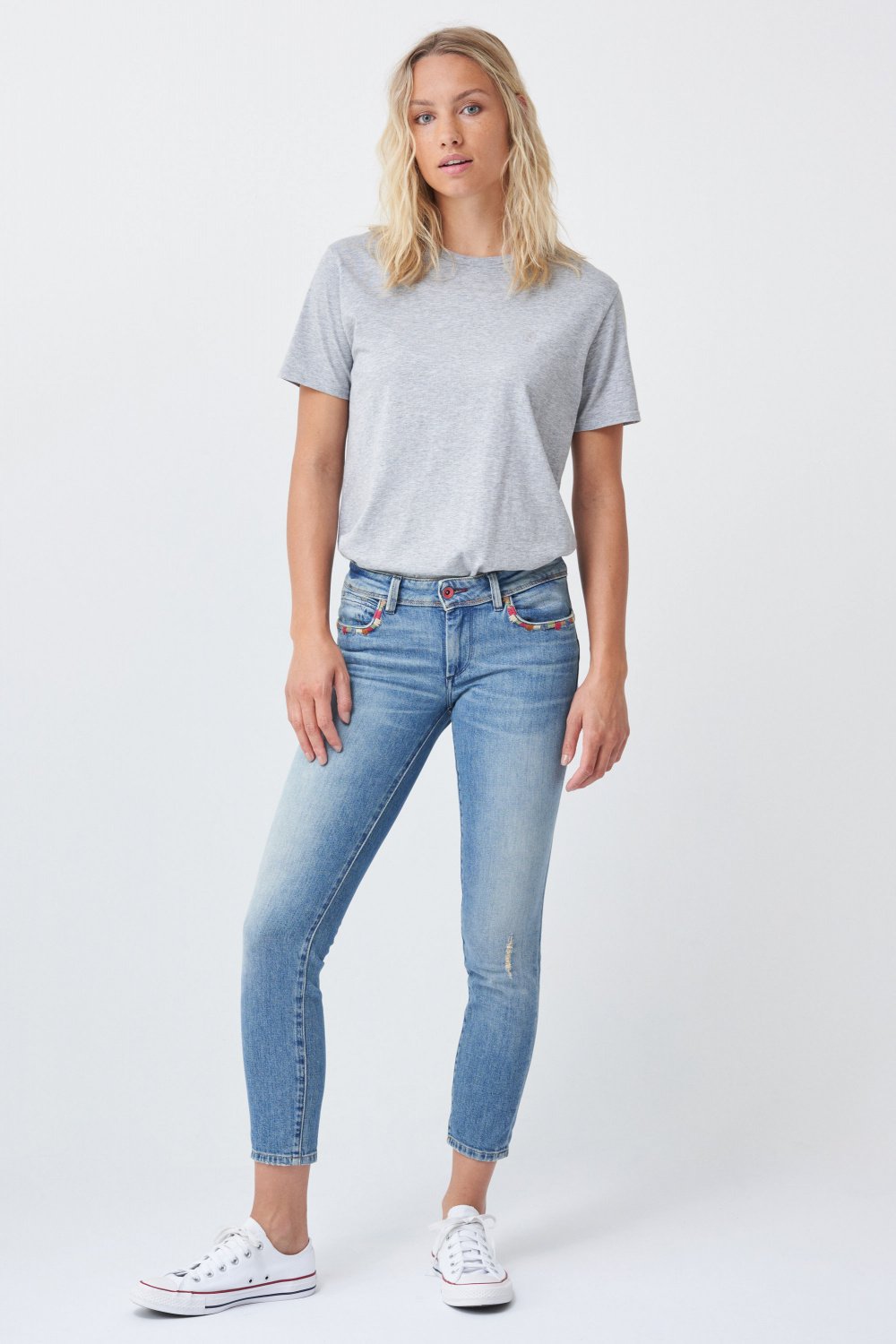 Push Up Wonder jeans with embroidered details - Salsa