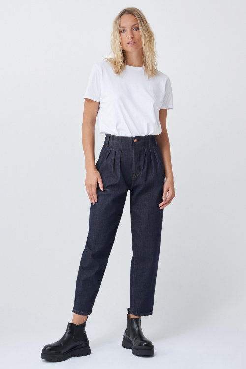Baggy cropped jeans with high waist