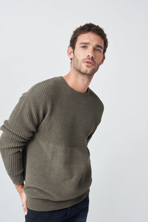 Slim chenille knit sweater