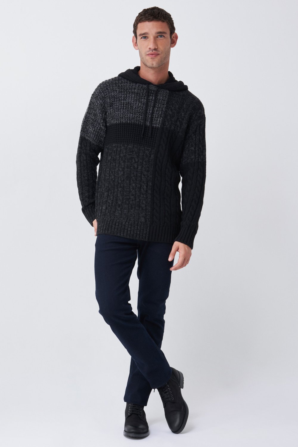 Thick knitted jumper with hood - Salsa