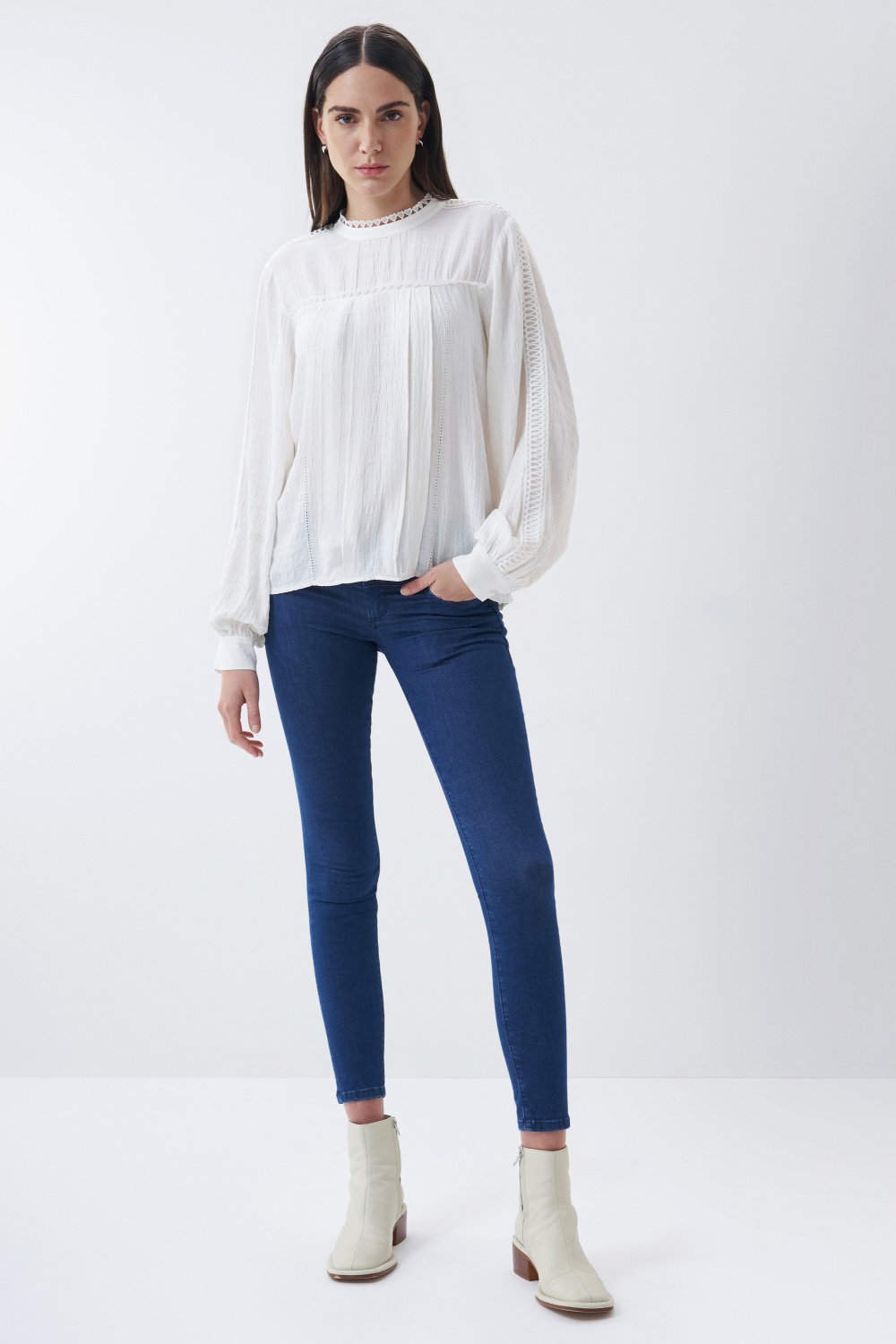 Top with lace details - Salsa