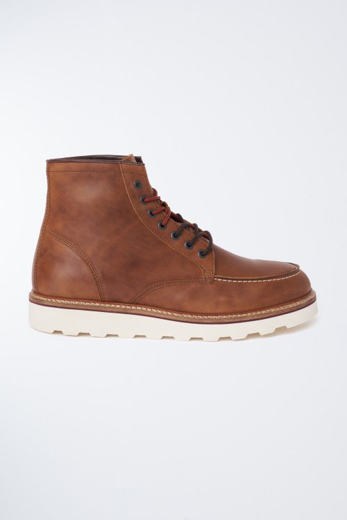 Boot in premium leather