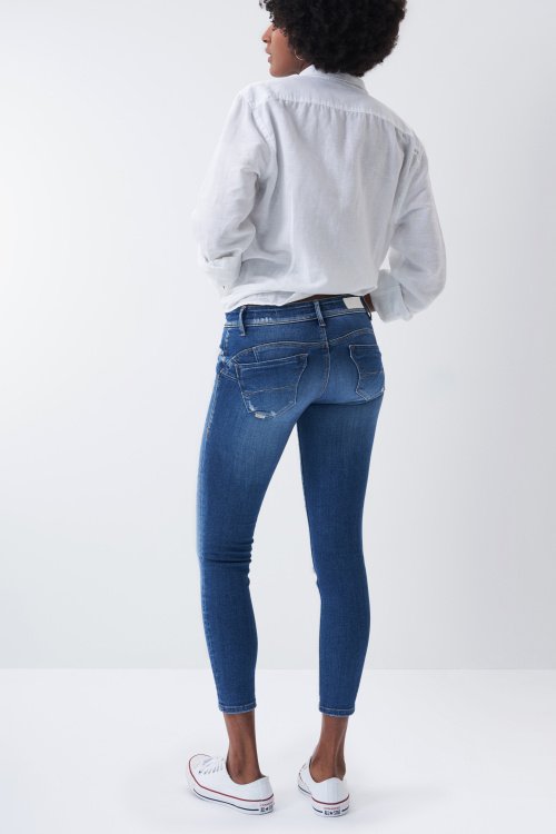 Cropped skinny Push Up Wonder jeans with rips