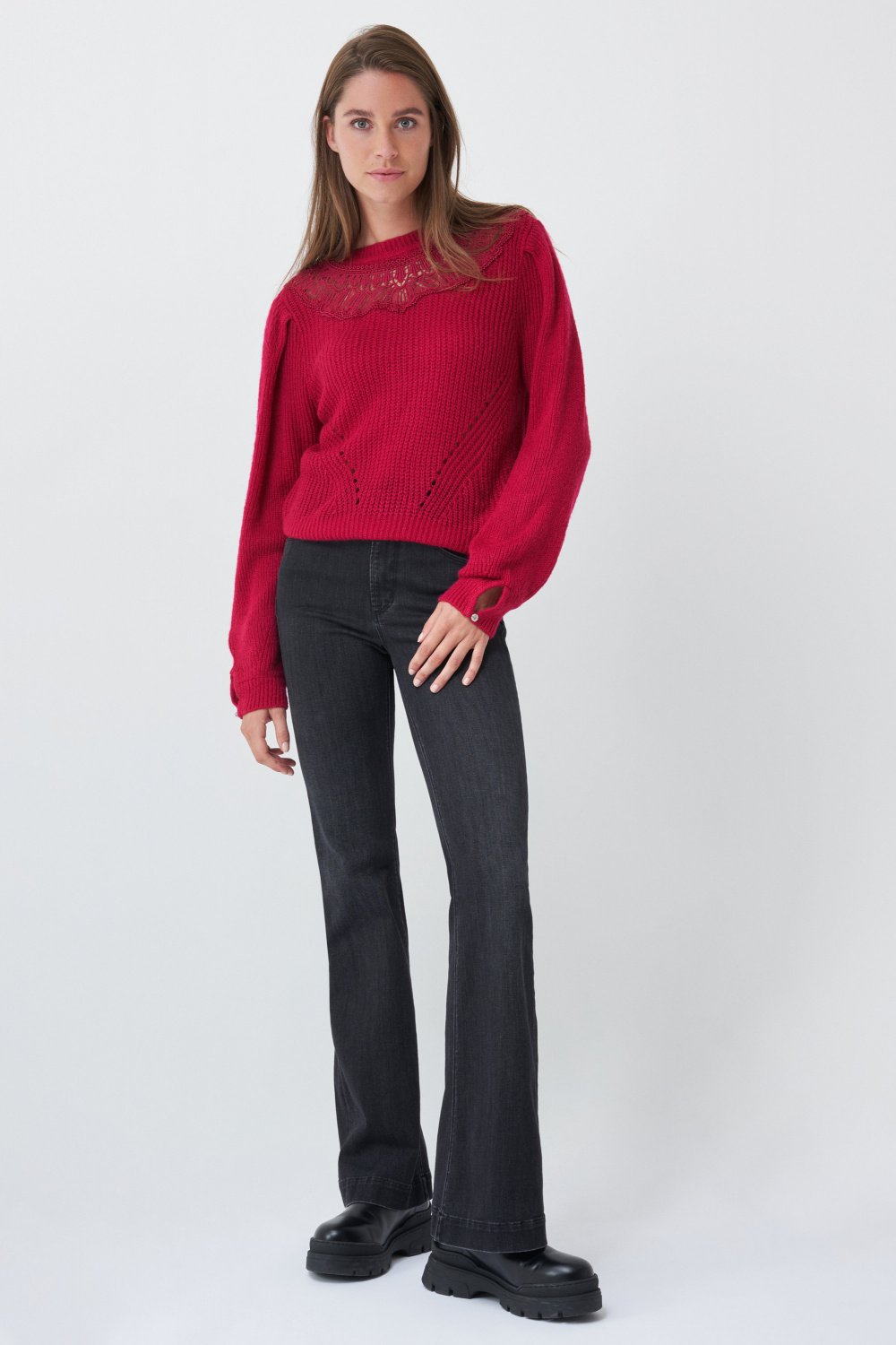 Jumper with lace on the collar - Salsa
