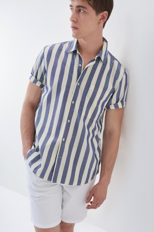 Shirt with broad stripes