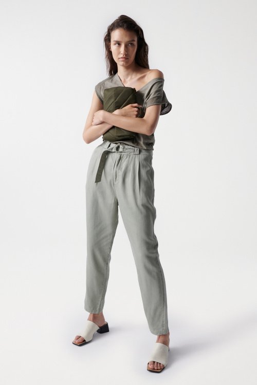 Cropped Tencel coloured baggy trousers