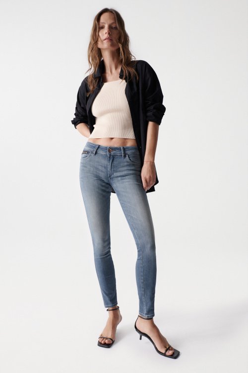 Push Up Wonder-Jeans, Skinny-Schnitt, mit Verschlussverzierung an der Tasche