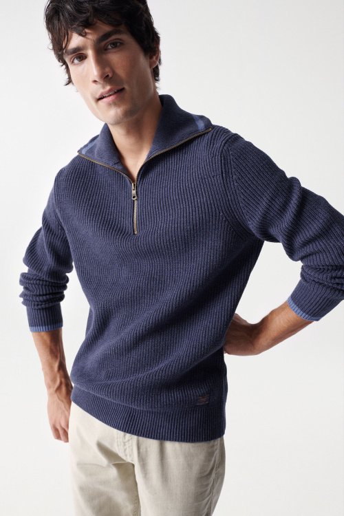 Knitted jumper with zip