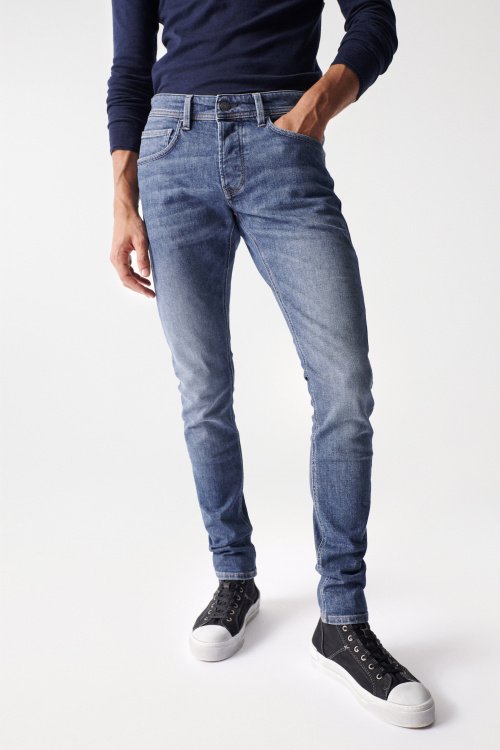 Skinny jeans with vintage wash