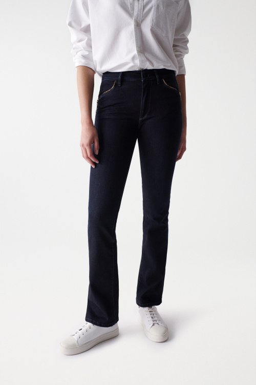 Push Up Destiny Bootcut Jeans with details on the pockets