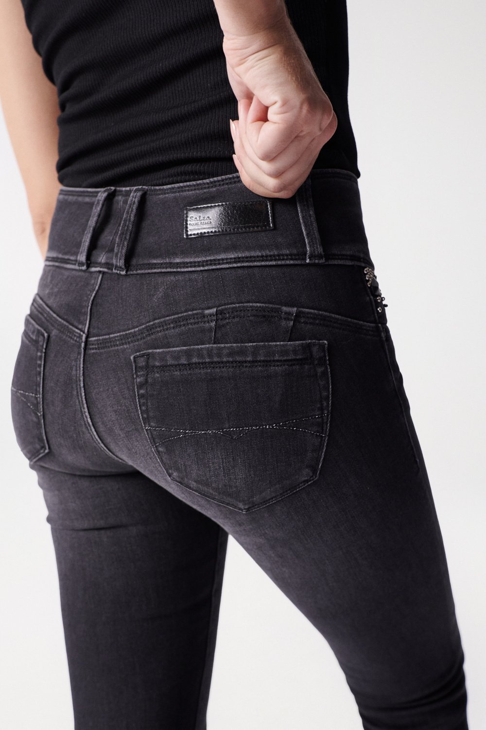 Push Up Mystery Jeans with details on the pockets - Salsa
