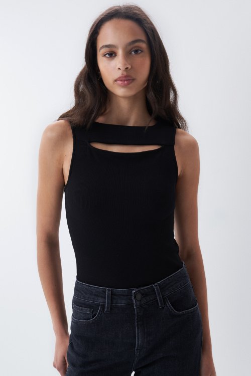 Basic bodysuit with cut-out