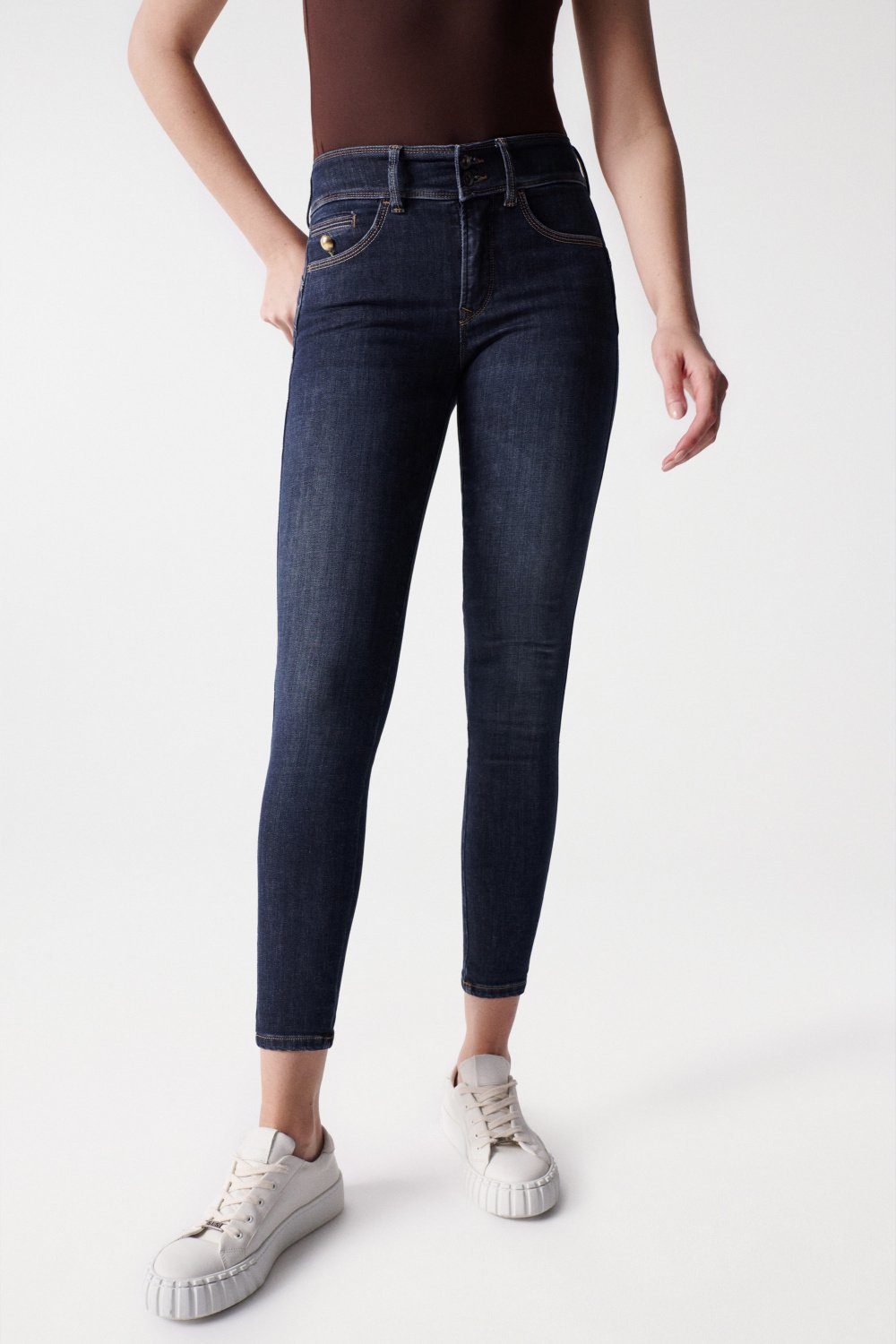 PUSH IN SECRET JEANS WITH BUTTON ON POCKET - Salsa