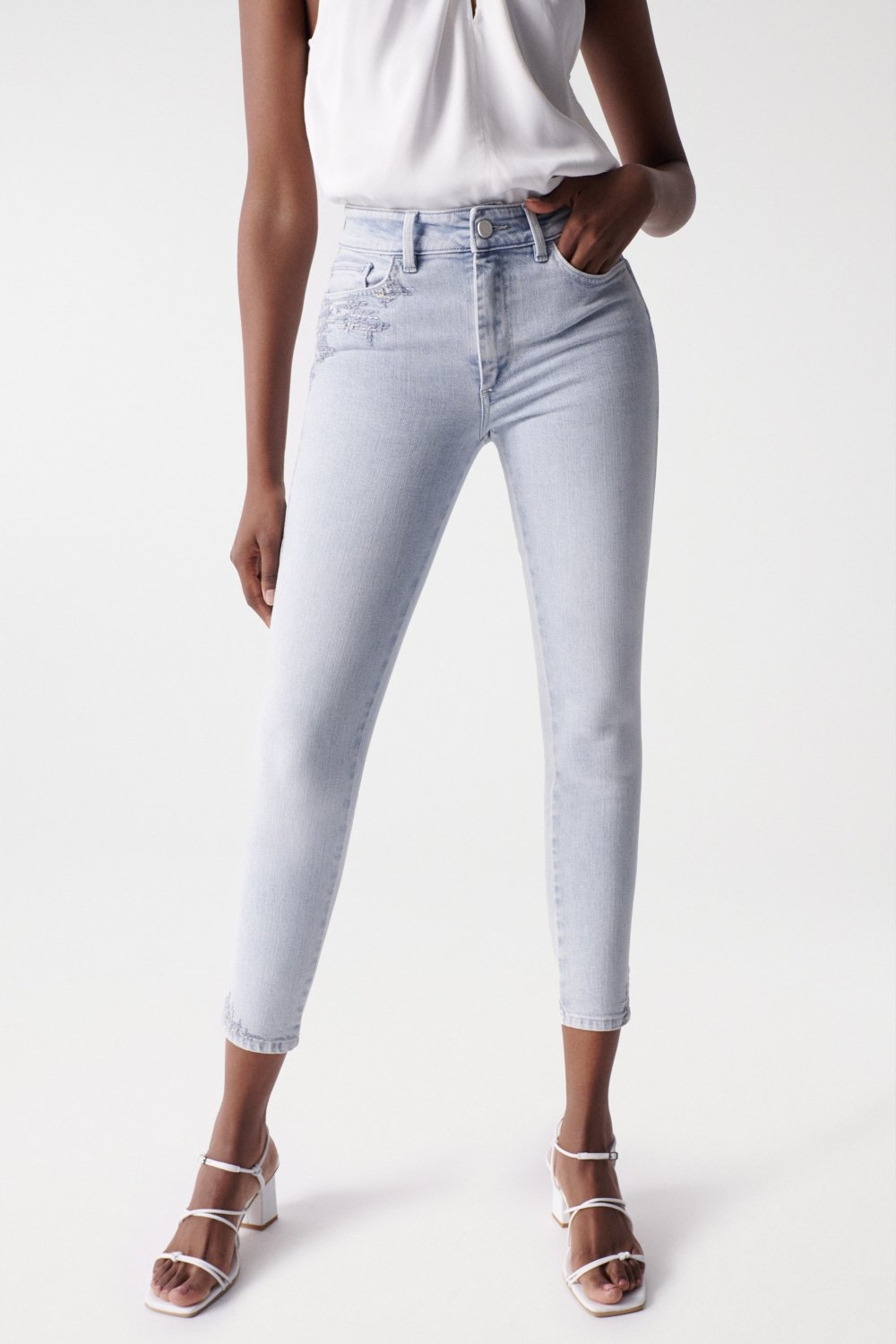 EMBROIDERED DESTINY PUSH UP JEANS - Salsa