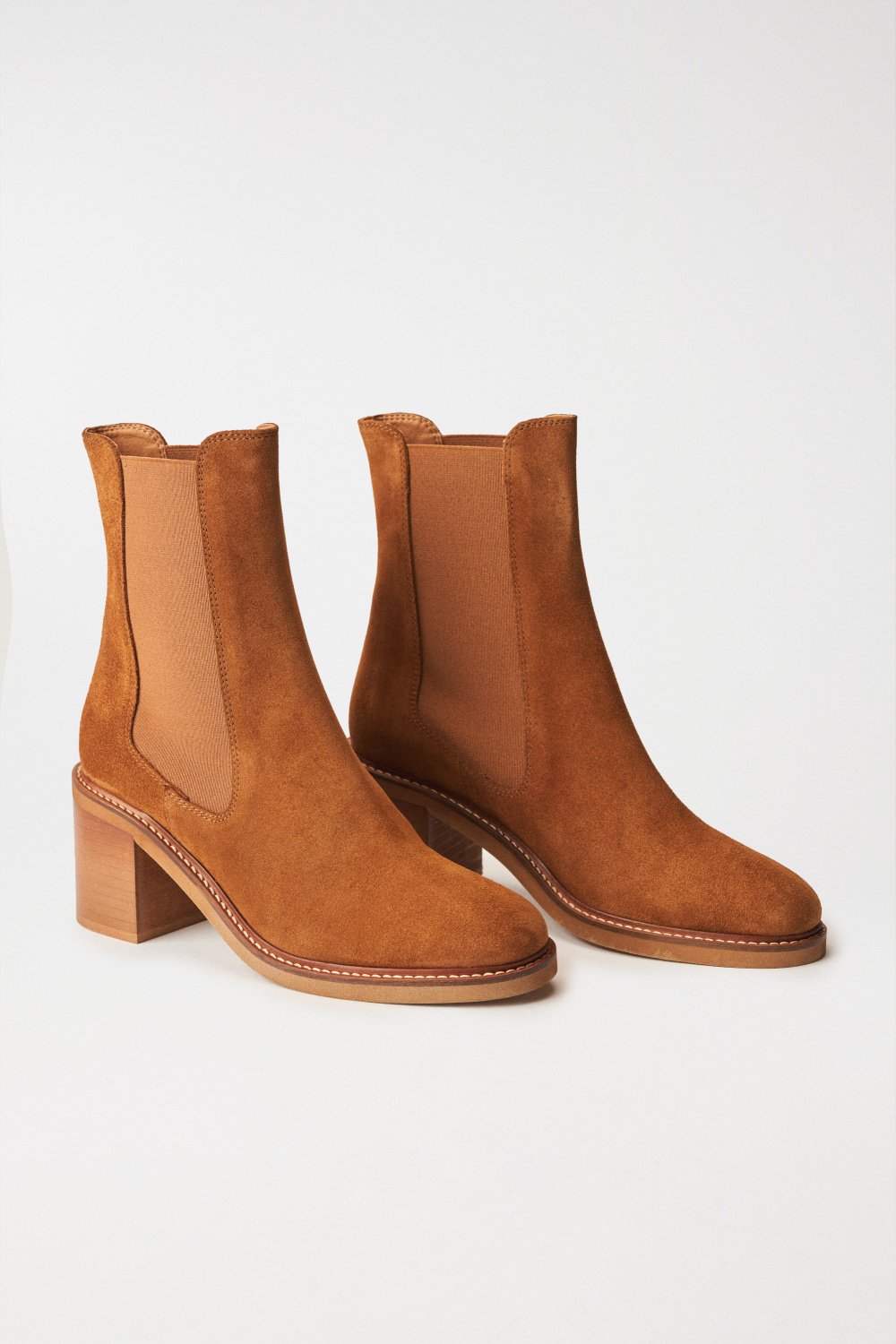 SUEDE ANKLE BOOT WITH ELASTIC SIDES - Salsa