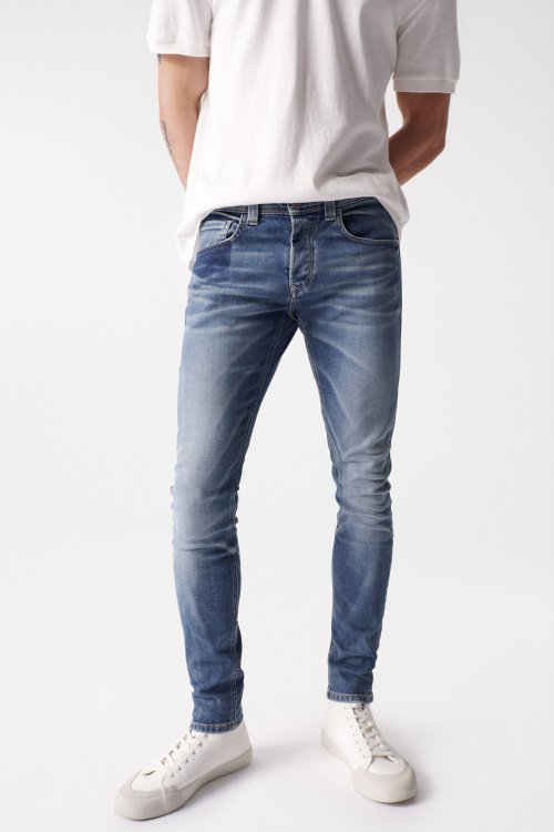 SKINNY JEANS WITH WASH EFFECTS