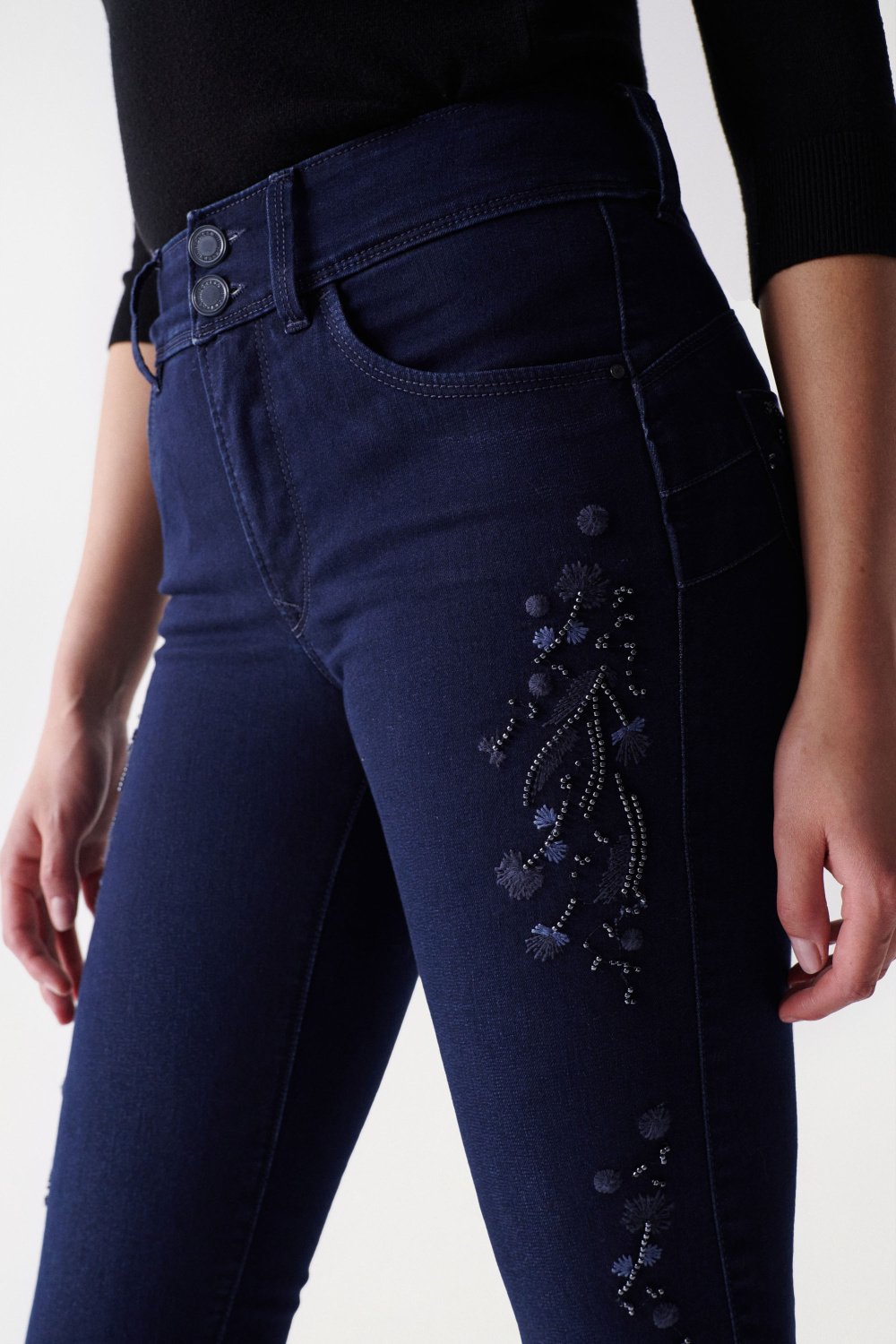 BOOTCUT PUSH IN SECRET JEANS WITH EMBROIDERY AND GLITTER - Salsa