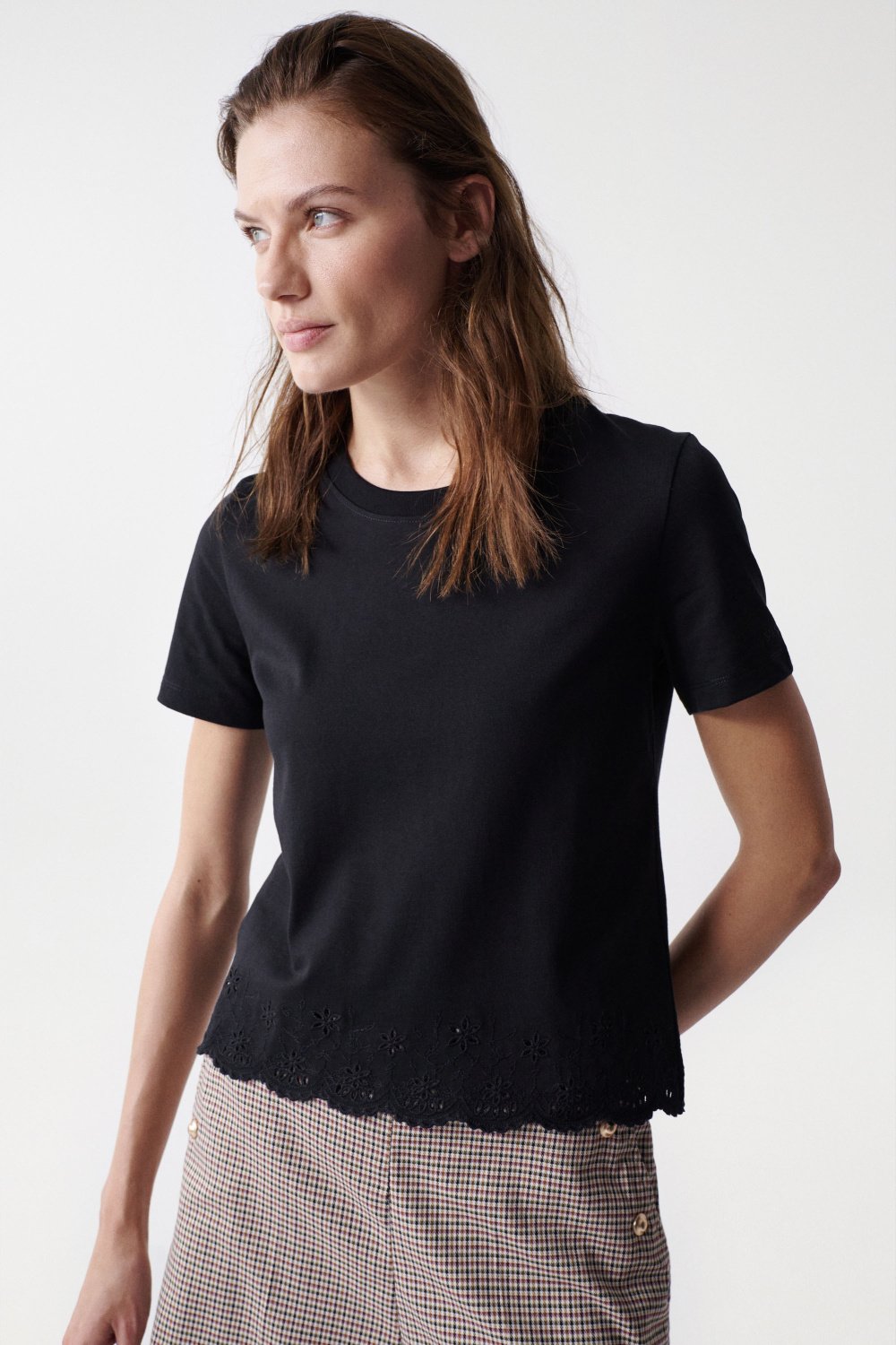 Plain T-Shirt with English embroidery - Salsa