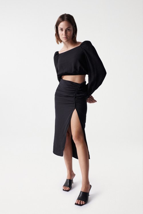Skirt with full front slit
