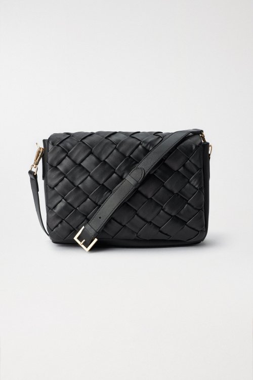 LEATHER BAG WITH BRAIDED EFFECT