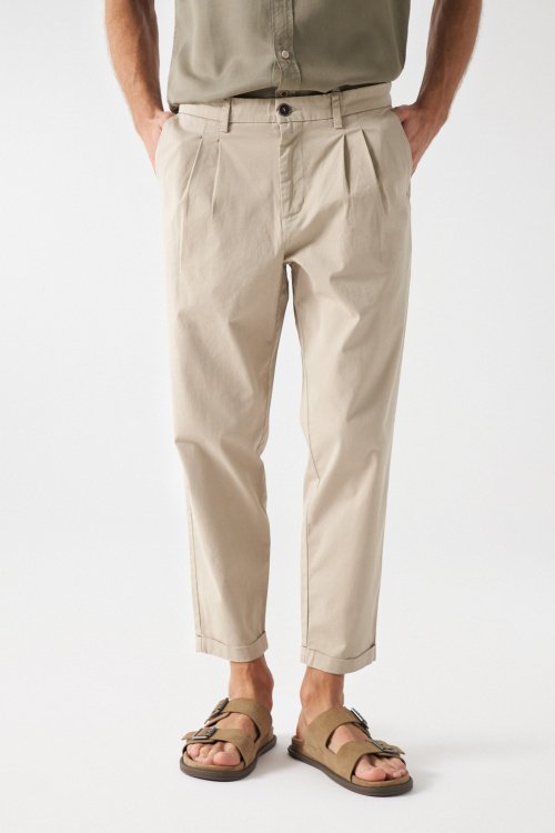 STRAIGHT FIT CHINOS
