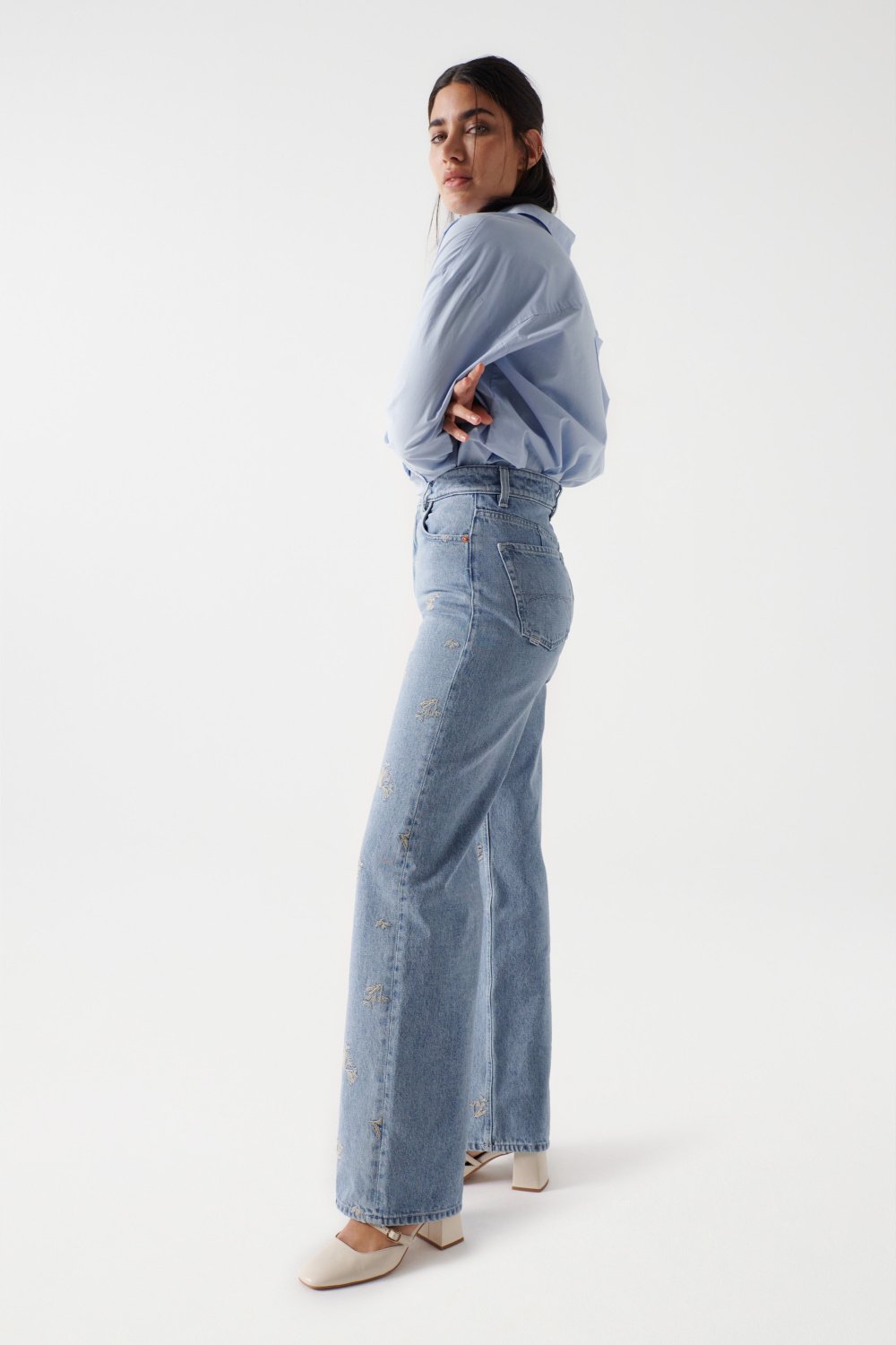 TRUE HIGH RISE JEANS WITH EMBROIDERY - Salsa
