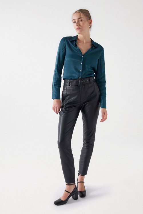 LEATHER EFFECT CROPPED SLIM PANTS