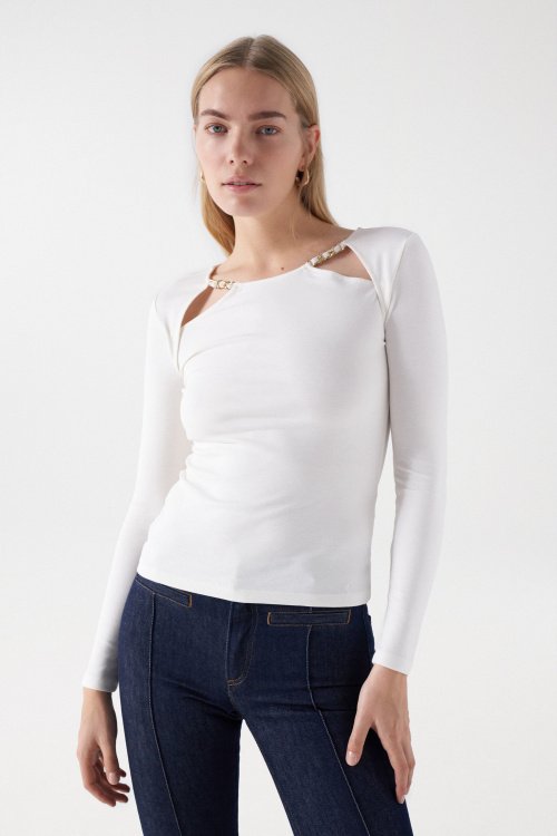 TOP WITH CHAIN DETAIL