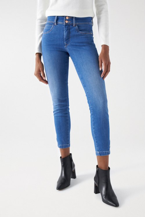 CROPPED SKINNY SECRET PUSH IN JEANS WITH EYELETS