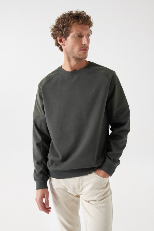 SWEATSHIRT WITH TECHNICAL FABRIC DETAILS
