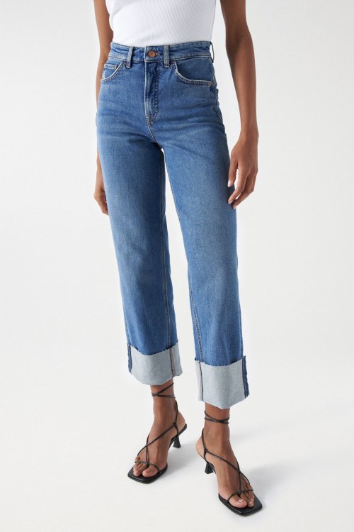 Women's straight jeans, Straight leg trousers
