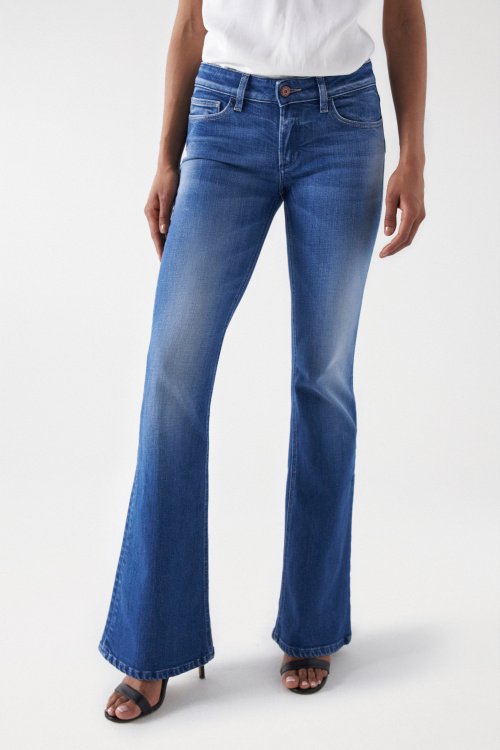 ▷ Jeans Flojos que son tendencia este 2021 - Mousse Glow
