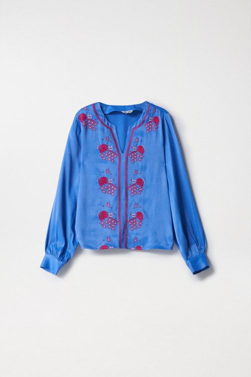 BLOUSE WITH EMBROIDERY DETAIL